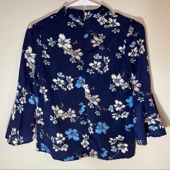 navy floral top - Picture 2 of 3